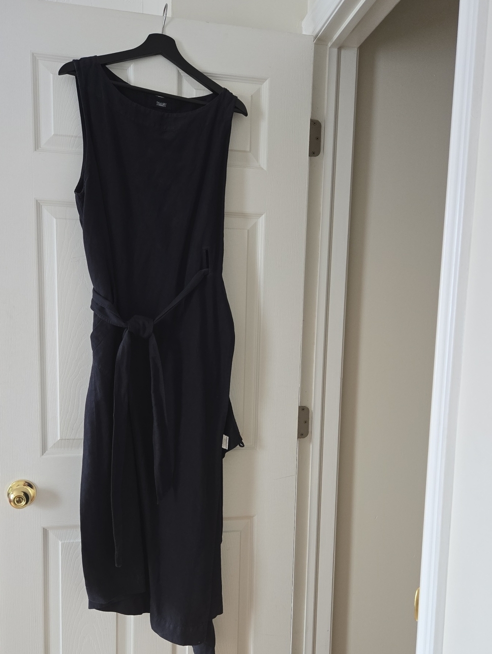 Sleeveless Midi Tie-Waist Dress in Black